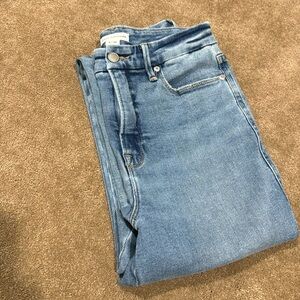 Good American size 28/6 Mom straight leg Jean deal!